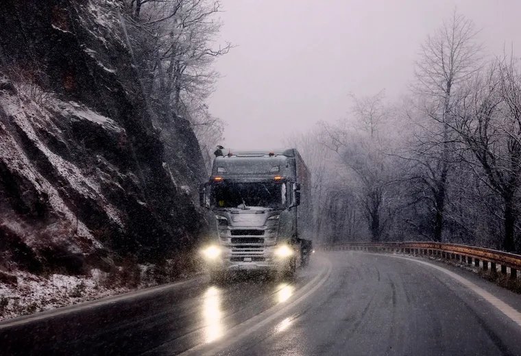 Nákladné auto na horskej ceste